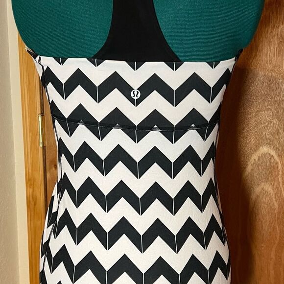 Lululemon Tank - Picture 2 of 4